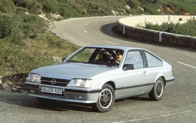 Opel – Monza – 2.2 E (115 bg) Automatic – Teknik Özellikler