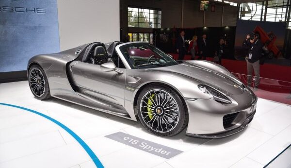 Porsche – 918 – 4.6 V8 (887 bg) Hybrid PDK – Teknik Özellikler