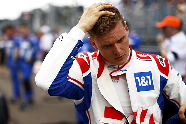 Steiner: “Schumacher’in Magnussen’in seviyesine çıkması gerekiyor”