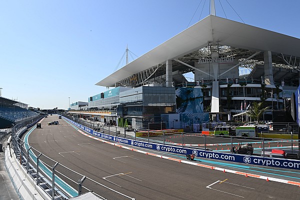 Hamilton: “Formula 1’in gelişmesi için şehir yarışları olmalı”