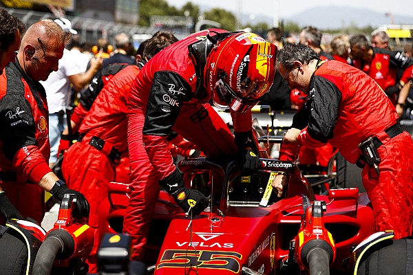 Villeneuve: “Sainz, Leclerc seviyesinde olmadığı için hata yapıyor”