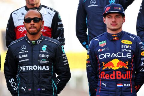 F1 rivals Hamilton and Verstappen disagree over FIA's porpoising intervention F1 rivals Hamilton and Verstappen disagree over FIA's porpoising intervention