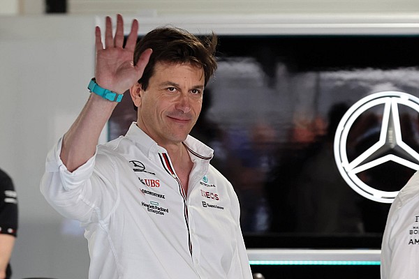 Wolff: “Haas, Schumacher’i eleştirmek yerine ona destek vermeli”