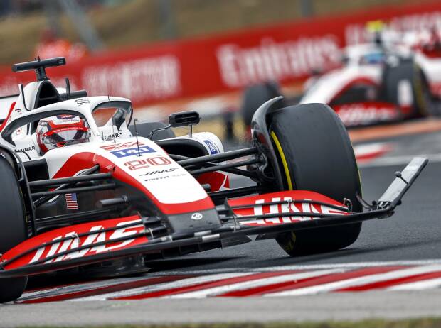 Haas kritisiert schwarz-orange Flagge für Kevin Magnussen Haas kritisiert schwarz-orange Flagge für Kevin Magnussen