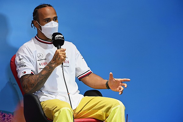 Hamilton: “Russell, Mercedes’e liderlik edebilecek bütün özelliklere sahip”