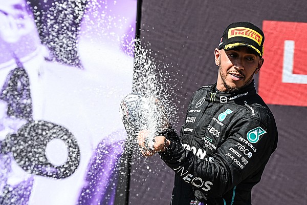Rosberg: “Hamilton’ın hâlâ her şeyini verebiliyor olması harika”