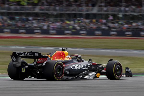 Silverstone’da Verstappen’in aracının tabanına parça sıkışmış