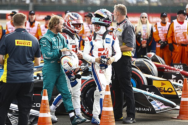 Vettel: “Son turlarda Mick’in Verstappen’i geçmesi için tezahürat yaptım!”