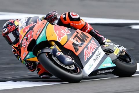 British Moto2: Pole position hands advantage to Fernandez as Vietti tumbles