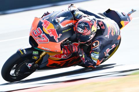 British Moto2: Fernandez makes it three, Dixon on podium at home