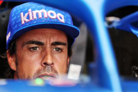 Alonso’s team radio rage at Hamilton: “What an idiot!”