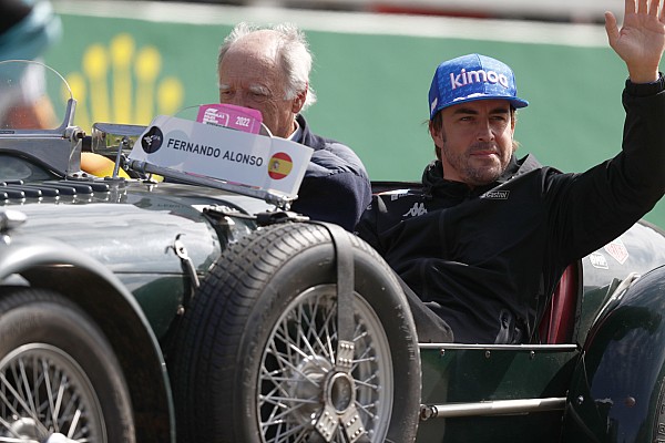 Alonso: “Lewis hatasını kabul etti, bundan memnunum”