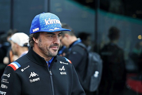 Aston Martin, Alpine’in aksine Alonso’nun yaşı hakkında endişeli değil