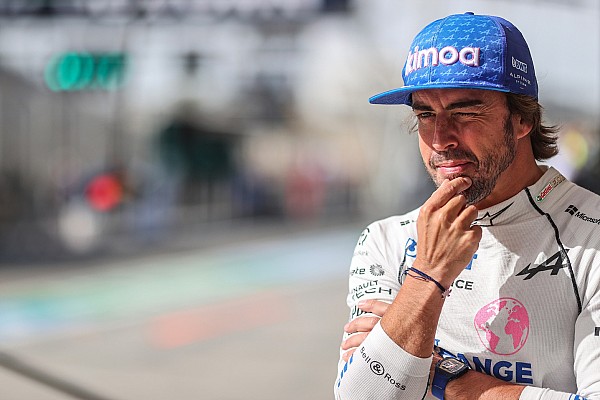 Hill: “Alonso 44 yaşına kadar yarışacaktır”