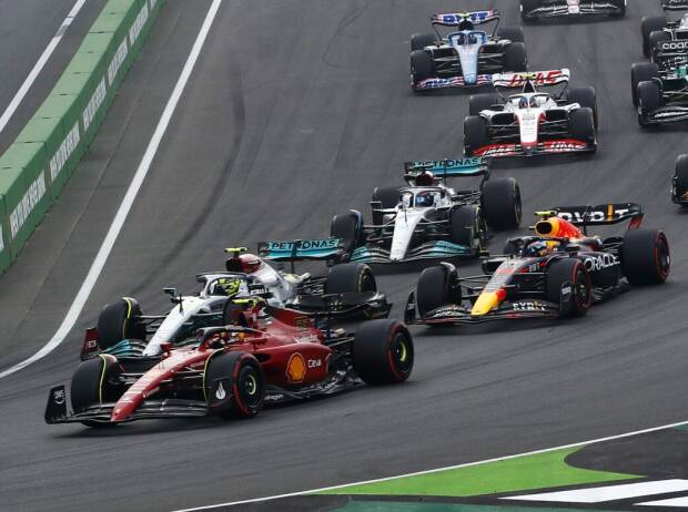 Lewis Hamilton: Cut im Reifen nach Kurve 1 in Zandvoort