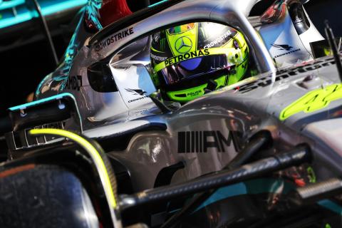 Hamilton can’t predict confusing “mood swings” of Mercedes’ 2022 F1 car