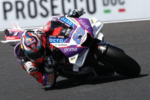 Martin takes pole with new lap record, Bagnaia leads title contenders