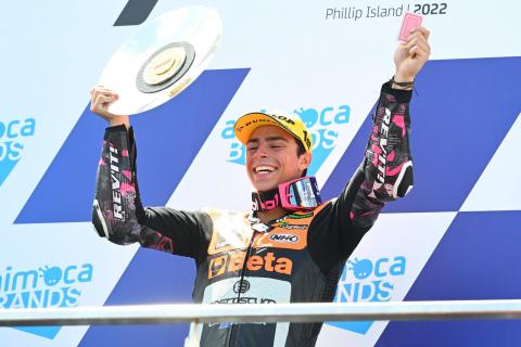 Australian Moto2: Penalty no barrier for victorious Lopez