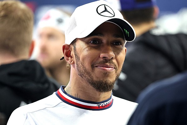 Lewis Hamilton röportajı: “Mercedes ile anlaşmayı uzatmak istiyorum”