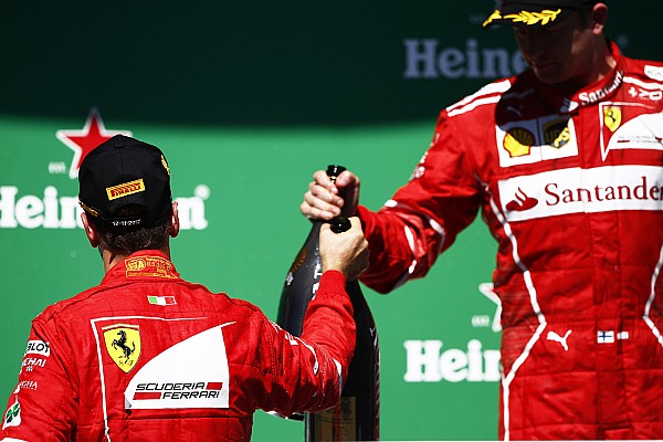 Raikkonen, Vettel’in “spesifik çalışma şeklinden” bahsetti
