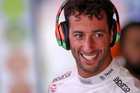 Ricciardo in talks with Merc, Red Bull over F1 reserve role