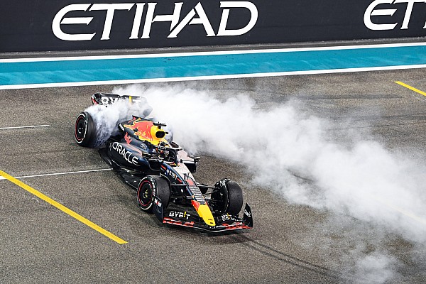 Brundle: “Verstappen, Abu Dhabi’de Schumacher-vari bir performans sergiledi”
