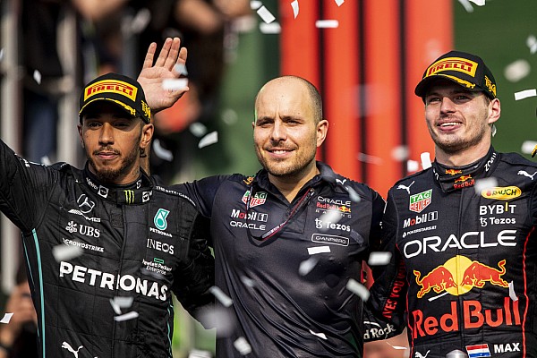 Davidson: “Verstappen’i yenebilecek tek isim Hamilton”