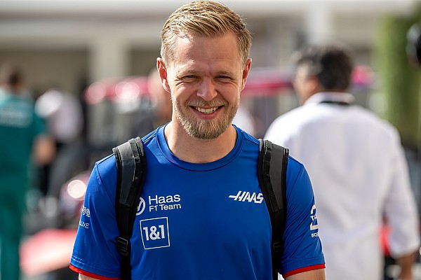 Magnussen, yarış dışı kaldıktan sonra yarış sonuna kadar padoğa dönememiş