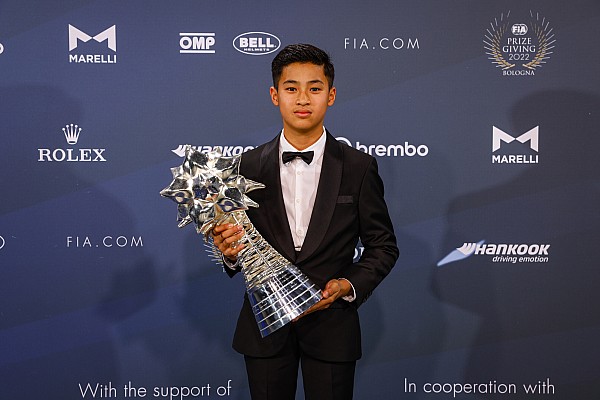 Red Bull akademisinin yeni üyesi Tarnvanichkul, Marko’yu “ilham verici” olarak tanımlıyor Red Bull akademisinin yeni üyesi Tarnvanichkul, Marko’yu “ilham verici” olarak tanımlıyor
