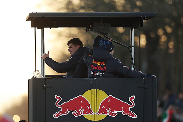 Red Bull, Verstappen’in Honda motosikletiyle tur atmasına engel olmuş