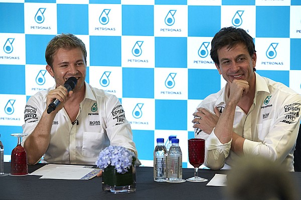 Rosberg: “Toto dışında Mercedes’te arkadaşım yok”