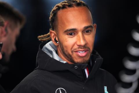 Lewis Hamilton involved in buying Manchester United?