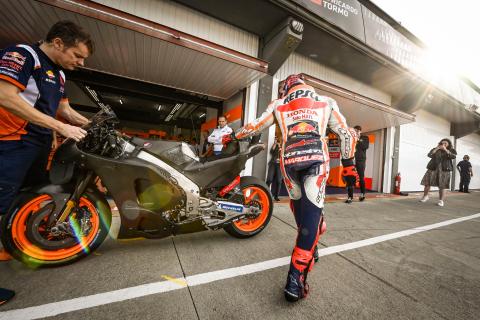 Agostini warns Honda they must provide Marquez with winning bike