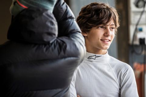 The teenage ‘new Lewis Hamilton’ sensation on Mercedes books