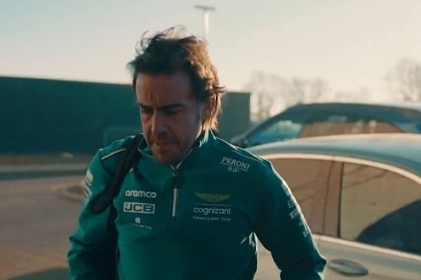 Alonso, Aston Martin Formula 1 fabrikasına ilk ziyaretini yaptı
