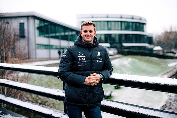 Steiner: “Schumacher’e yedek pilotluk teklif edemezdik”