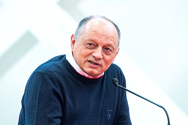 Vasseur: “Ferrari’nin hedefi kazanmak, Leclerc veya Sainz’la kazanmak değil”