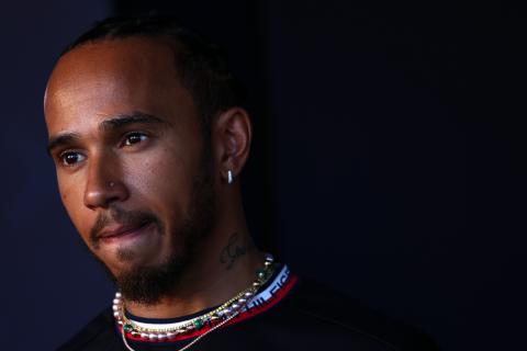 Hamilton hits back at Button and Hill over contract: "Rumours without facts"
