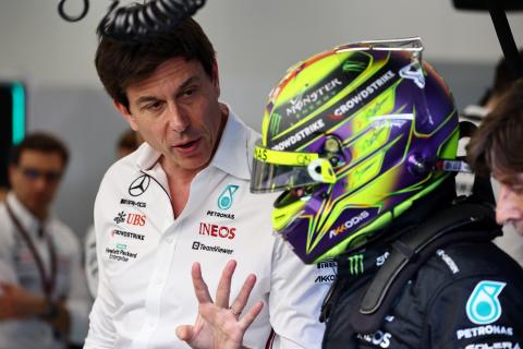 Hamilton sheds new light on F1 contract 'haggling' with Wolff 