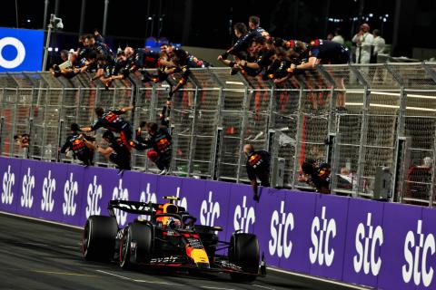 FIA clampdown puts stop to F1 pitwall fence celebrations