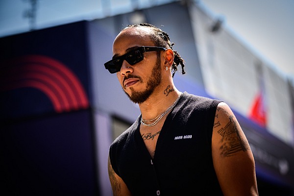 Hamilton: “Yarış temposunda Red Bull’dan 1.5 saniye yavaşız”