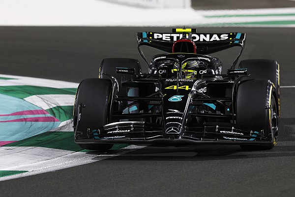 Vowles: “Mercedes W14 bazı Formula 1 pistlerinde çok kuvvetli olabilir”