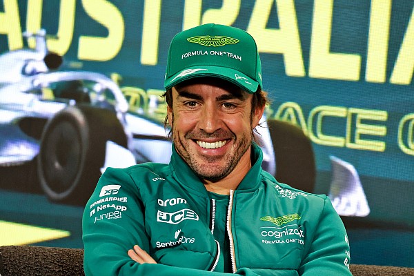 Alonso: “Normal bir araç sürdüğünde, Hamilton’ın da zayıflıkları olduğunu görüyorsunuz” 
