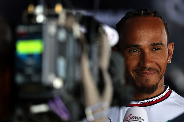 Hamilton: “Kardeşimin yarışını izlerken çok özel hissettim”