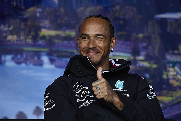 Hamilton: “Tıpkı Moss gibi hayatımın sonuna kadar Mercedes’te kalmak istiyorum”