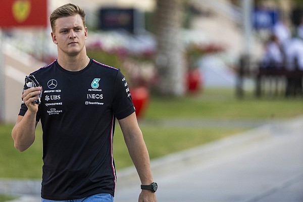Schumacher, yarış hafta sonlarında simülatörde çalışacak
