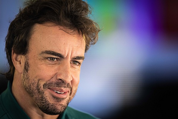 Alonso: “Hamilton ve Verstappen’i yenmek için kusursuz olmanız gerekiyor”