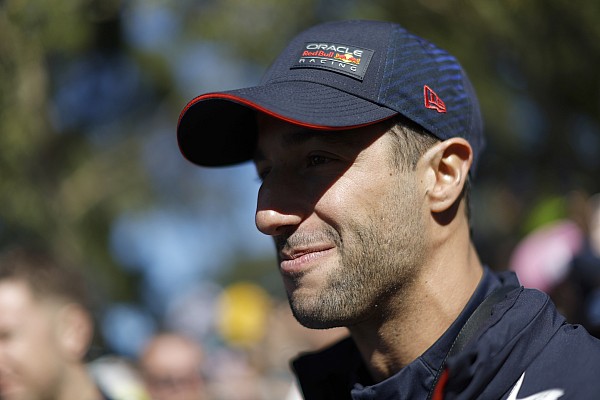 Ricciardo, Red Bull ile Pirelli testine katılacak