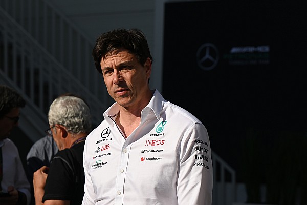 Wolff: “Hamilton’la ilgili söylentiler gerçek değil”