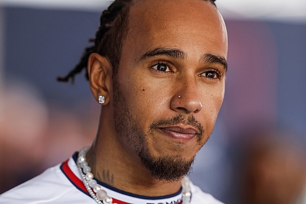 Hamilton: “Mercedes gelişim konusunda doğru yönü buldu”